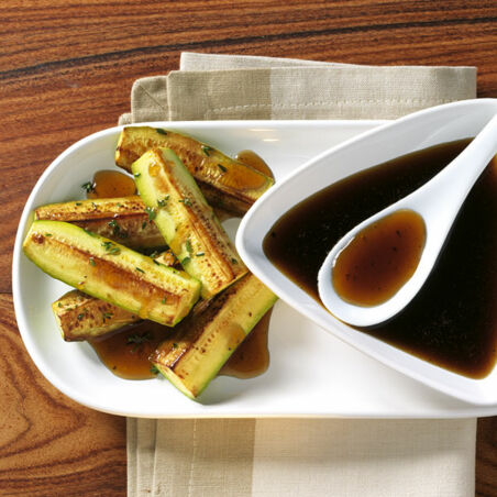 Zucchini mit warmer Honig-Vinaigrette Zucchini mit warmer Honig-Vinaigrette