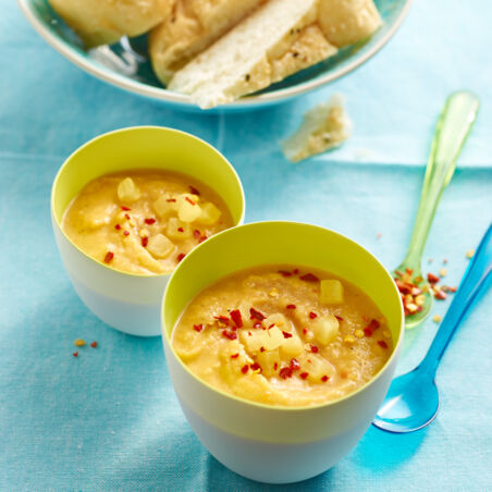 Scharfe Linsen-Ananas-Suppe Scharfe Linsen-Ananas-Suppe