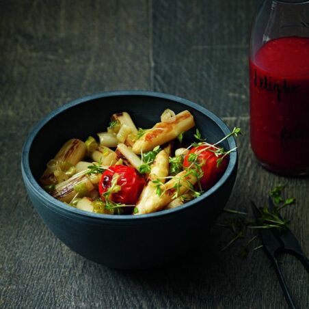 Spargel-Tomaten-Pfanne mit Himbeervinaigrette Spargel-Tomaten-Pfanne mit Himbeervinaigrette