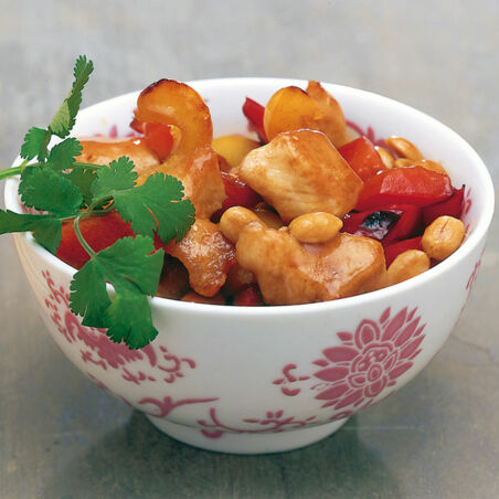 Huhn mit Paprika und Erdnüssen Huhn mit Paprika und Erdnüssen