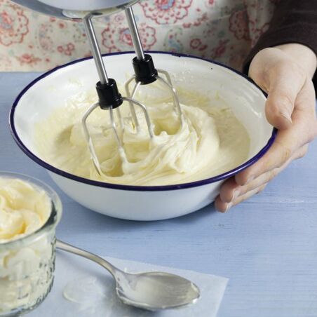 klassisches Buttercremetopping klassisches Buttercremetopping