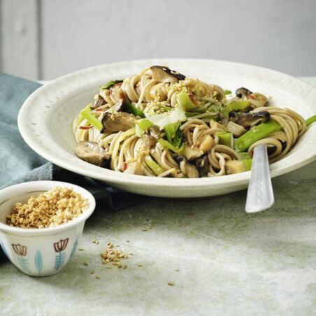 Soba-Nudeln mit Pak Choi Soba-Nudeln mit Pak Choi