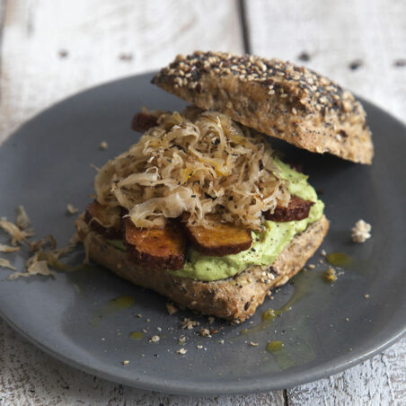 Sauerkrautsandwich mit Avocadocreme Sauerkrautsandwich mit Avocadocreme
