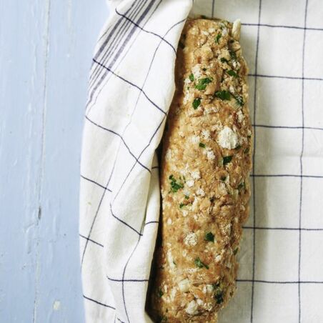 Hirschrücken mit Serviettenknödel Hirschrücken mit Serviettenknödel