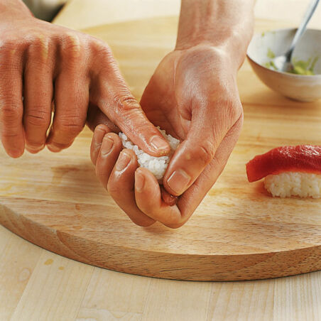Nigiri mit Tunfisch Nigiri mit Tunfisch