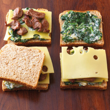 Spinat-Toast mit Lammfilet Spinat-Toast mit Lammfilet