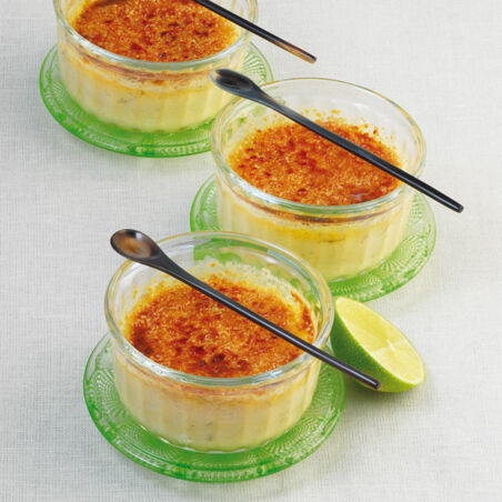 Crème brûlée mit Limettenaroma Crème brûlée mit Limettenaroma