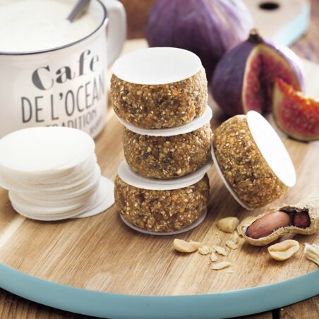 Feigenschnitten mit Erdnüssen Feigenschnitten mit Erdnüssen