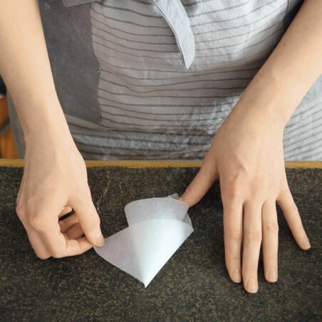 Spritzbeutel befüllen und Spritztüte falten Spritzbeutel befüllen und Spritztüte falten