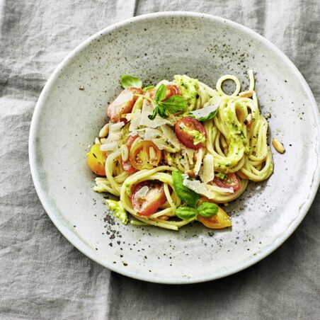 Pasta mit Avocadopesto Pasta mit Avocadopesto