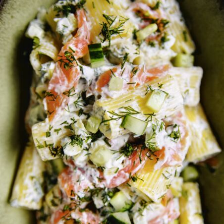 Nudelsalat mit Zitronenmascarpone und Lachs Nudelsalat mit Zitronenmascarpone und Lachs