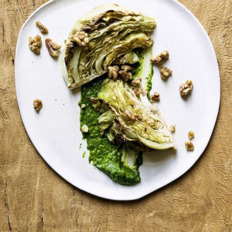 Gerösteter Weißkohl mit Walnüssen und Mojo Gerösteter Weißkohl mit Walnüssen und Mojo