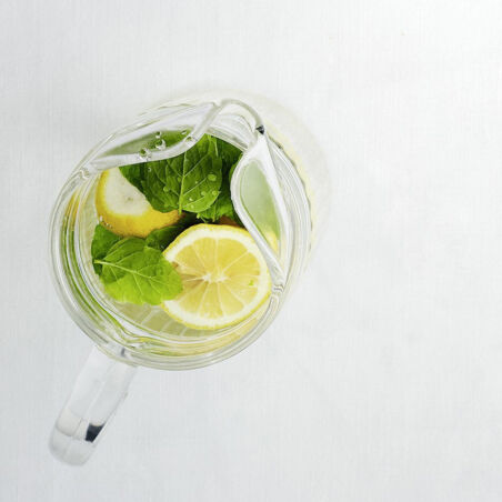 Zitronen-
Minze-Wasser Zitronen-
Minze-Wasser