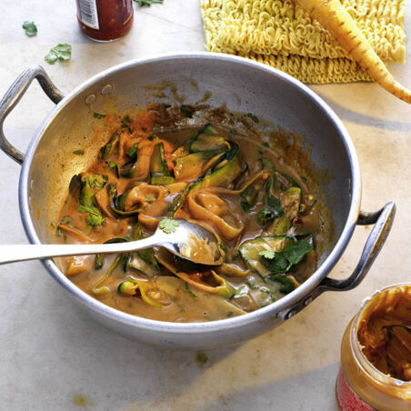 Zucchini-Erdnuss-Sauce Zucchini-Erdnuss-Sauce