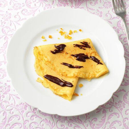 Wiener Sahne-Crêpes mit Schokosauce Wiener Sahne-Crêpes mit Schokosauce