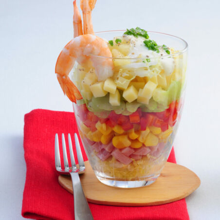 Schichtsalat mit Garnelen Schichtsalat mit Garnelen