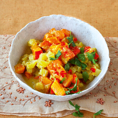 Gelbrotes Gemüsecurry mit Möhren Gelbrotes Gemüsecurry mit Möhren