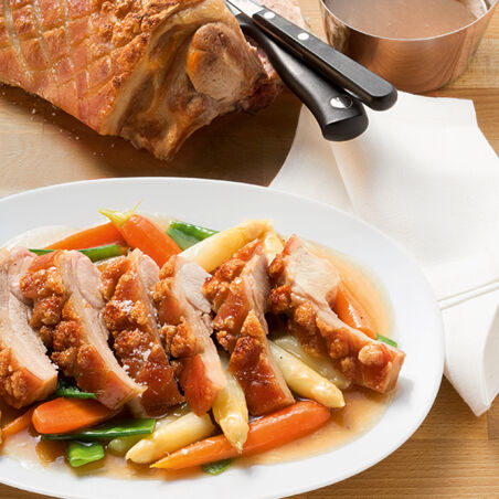 Spanferkelrücken mit Frühlingsgemüse Spanferkelrücken mit Frühlingsgemüse