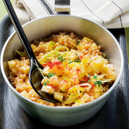 Gerstentopf mit Lauch und Apfel Gerstentopf mit Lauch und Apfel