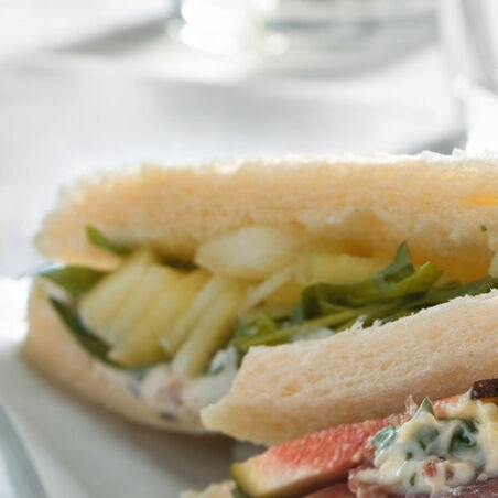 Tramezzini mit Ricotta und Melone Tramezzini mit Ricotta und Melone