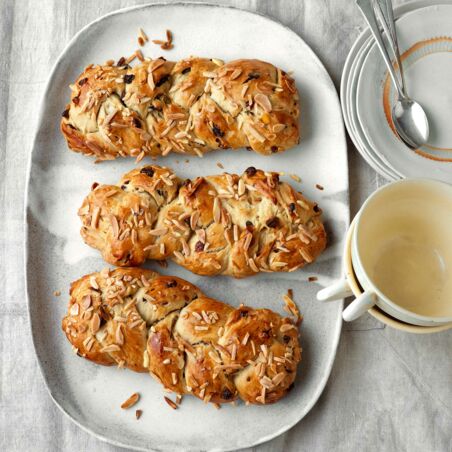 Osterzöpfe mit Marzipan Osterzöpfe mit Marzipan