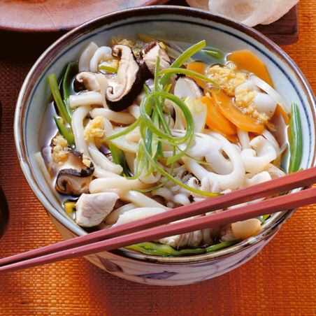 Nudeltopf mit Tintenfisch Nudeltopf mit Tintenfisch