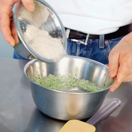 Lammkarree mit Kräuter-Knoblauch-Kruste Lammkarree mit Kräuter-Knoblauch-Kruste