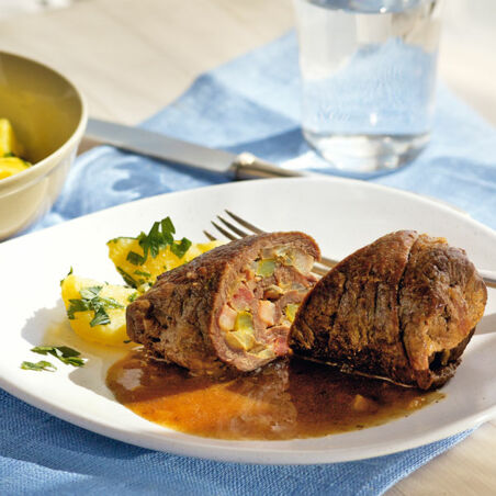 Rinderrouladen mit Petersilienkartoffeln Rinderrouladen mit Petersilienkartoffeln