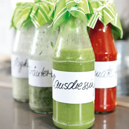 Kräuter-Vinaigrette mit scharfem Senf Kräuter-Vinaigrette mit scharfem Senf