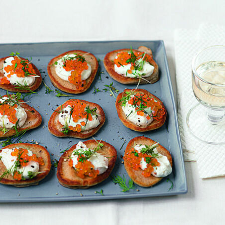 Blini mit Forellenkaviar Blini mit Forellenkaviar