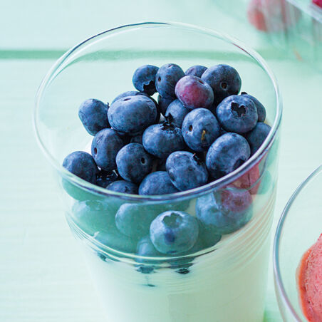 Joghurtmousse mit Heidelbeeren Joghurtmousse mit Heidelbeeren