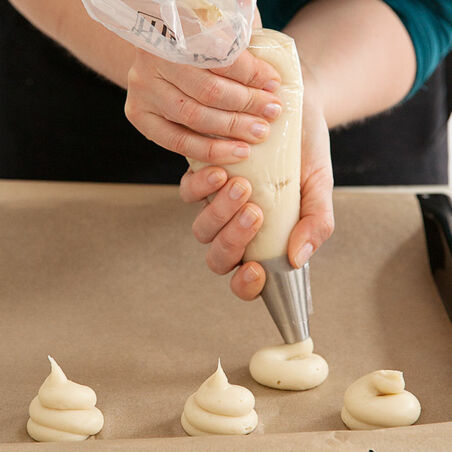 Windbeutel-Burger mit Räuchertofu Windbeutel-Burger mit Räuchertofu