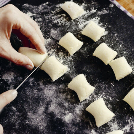 GRATINIERTE KÄSE-GNOCCHI GRATINIERTE KÄSE-GNOCCHI