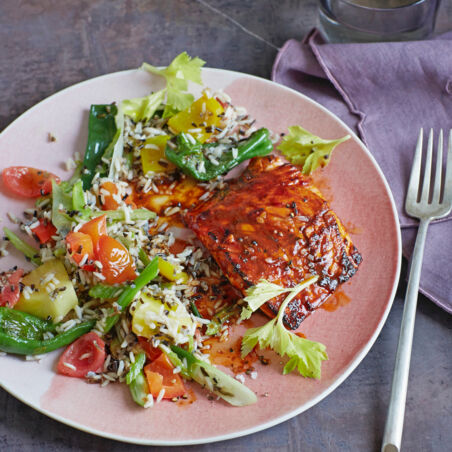 Kreolischer Lachs mit buntem Gemüse-Wildreis Kreolischer Lachs mit buntem Gemüse-Wildreis