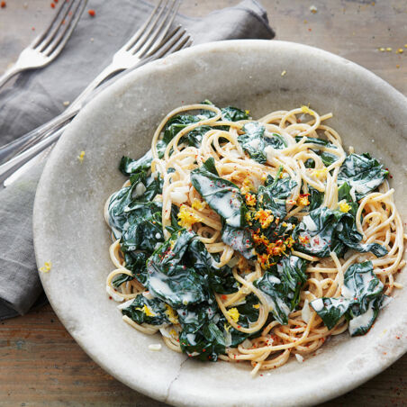 Kamutspaghetti mit Zitronen-Spinat Kamutspaghetti mit Zitronen-Spinat