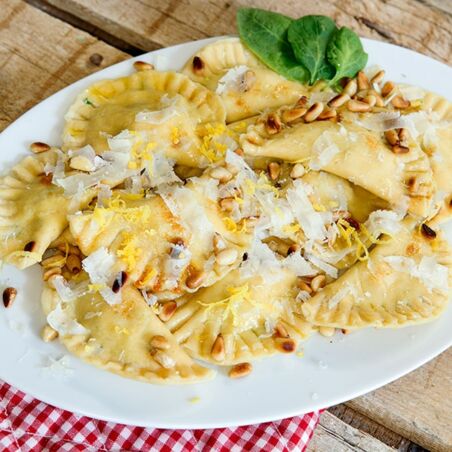Ravioli mit Ricotta-Lachs-Füllung Ravioli mit Ricotta-Lachs-Füllung