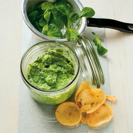 Feldsalatcreme mit Ziegenfrischkäse und Wasabi Feldsalatcreme mit Ziegenfrischkäse und Wasabi