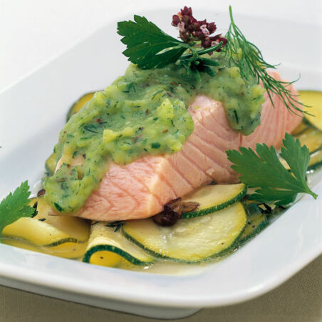 Lachs mit Zucchini-Duo Lachs mit Zucchini-Duo