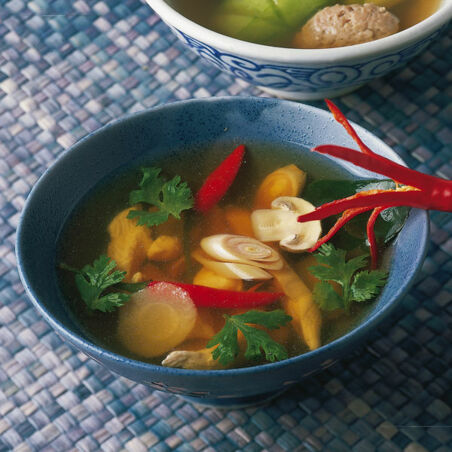 Zitronengrassuppe mit Hähnchen Zitronengrassuppe mit Hähnchen