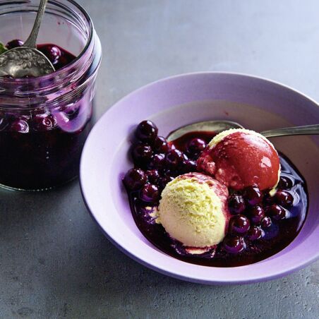 Johannisbeeren in Rotwein Johannisbeeren in Rotwein