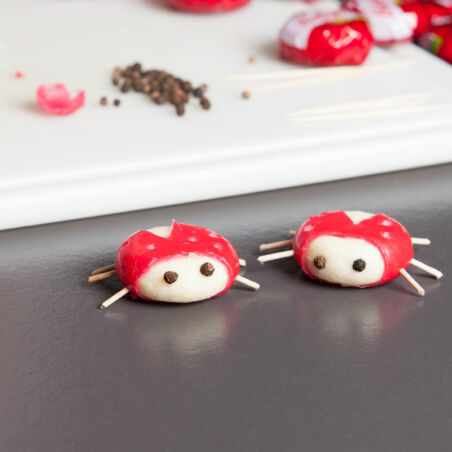 Marienkäfer aus Babybel Step 9 Marienkäfer aus Babybel Step 9