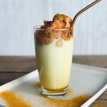 Kurkuma Dalgona Kurkuma Dalgona