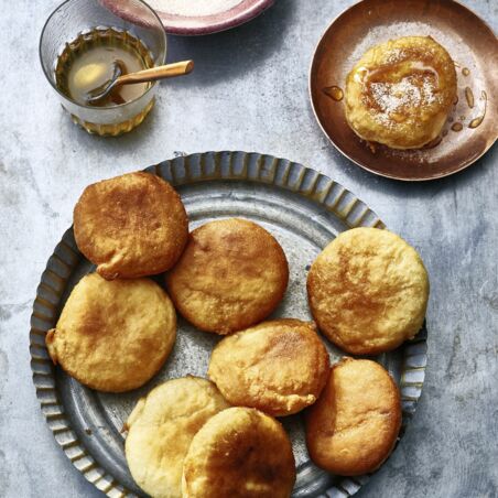 Pişi mit Zimtzucker Pişi mit Zimtzucker