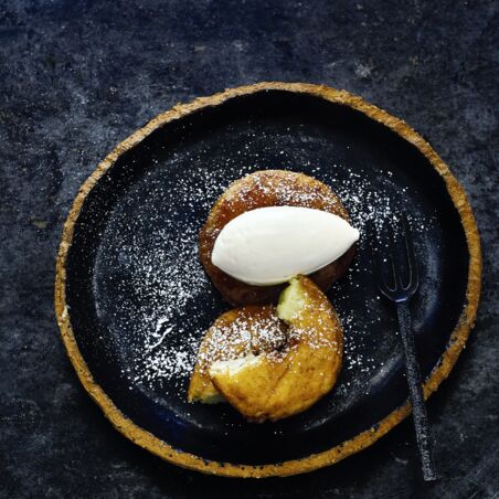 Holunderblüteneis mit Apfel-Beignets Apfel-Holunder Creme Fraiche