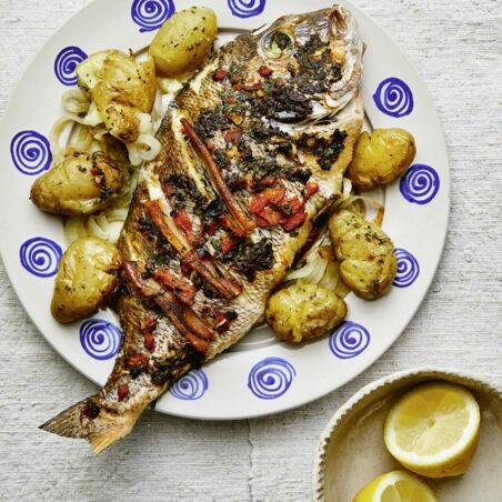 Rotbrasse aus dem Ofen mit Quetschkartoffeln Rotbrasse aus dem Ofen mit Quetschkartoffeln