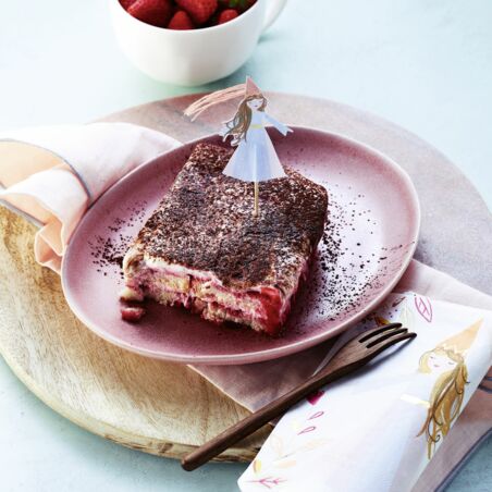 Tiramisu mit Zwieback und Erdbeeren Tiramisu mit Zwieback und Erdbeeren