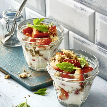 Trifle mit Erdbeeren
und Kokoscreme Trifle mit Erdbeeren
und Kokoscreme
