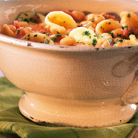 Nudelsuppe mit Bohnen (oder Bohnensuppe mit Nudeln?) Nudelsuppe mit Bohnen (oder Bohnensuppe mit Nudeln?)