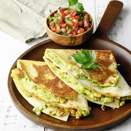 Avocado-Quesadillas mit Pico de Gallo Avocado-Quesadillas mit Pico de Gallo