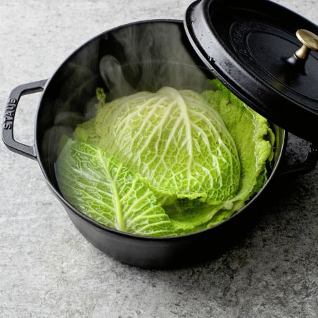 Wirsing-Päckchen mit Tomatensugo Wirsing-Päckchen mit Tomatensugo